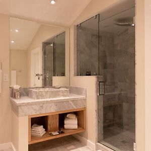 Suite Signature Lit King-Size